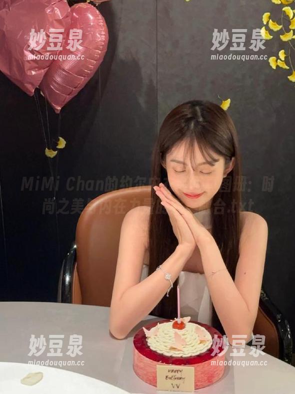 MiMi Chan的约尔内衣装写真图册：时尚之美与内在力量的完美融合.txt